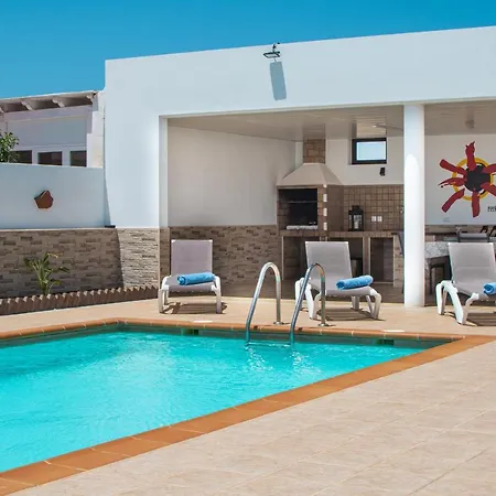 Pancho Vila Playa Blanca (Lanzarote)